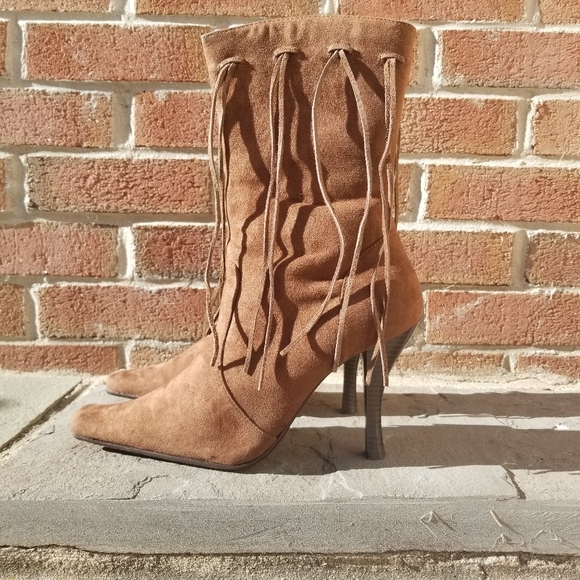 Size 8.5 Fringe Tassel Boots by Bamboo - Picture 11 of 13